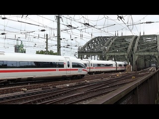 Züge ohne Ende am Kölner Hbf und auf der Hohenzollernbrücke am