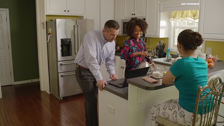 Тайны Хидден Орчеда. Ограбление Эйрбиэнби, Hidden Orchard Mysteries: The