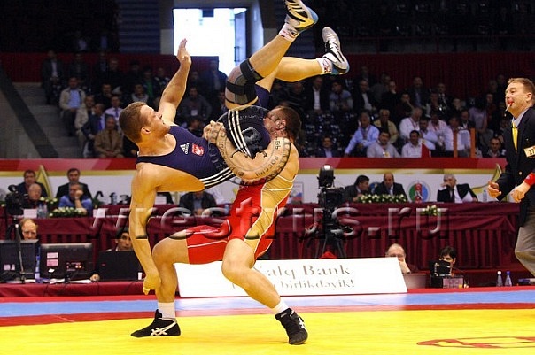 №3, Сервер Усманов, 28 лет, Евпатория №3, Сервер Усманов, 28 лет, Евпатория