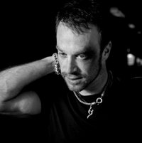 Dan Rothery - Поиск людей