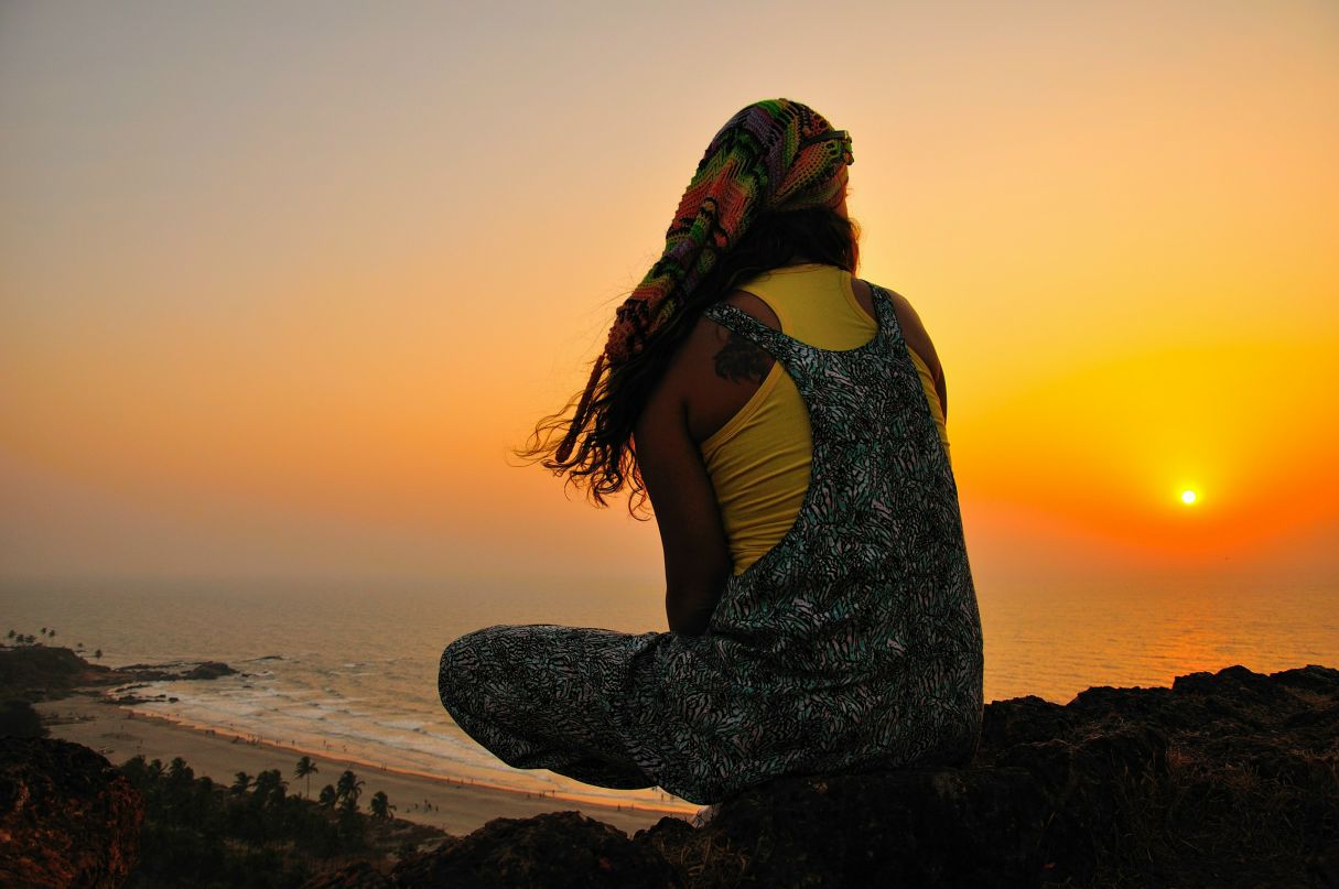 Helenka Nikotins CuBoZoAnS | Goa