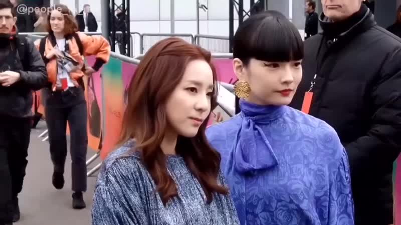 FANCAM 190228 Sandara Park at the CHLOE show in Paris Fashion Week
