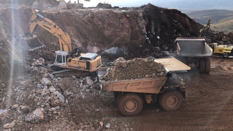 Liebherr 974 Excavator Loading Cat 777 C Dumpers Sotiriadis, Labrianidis